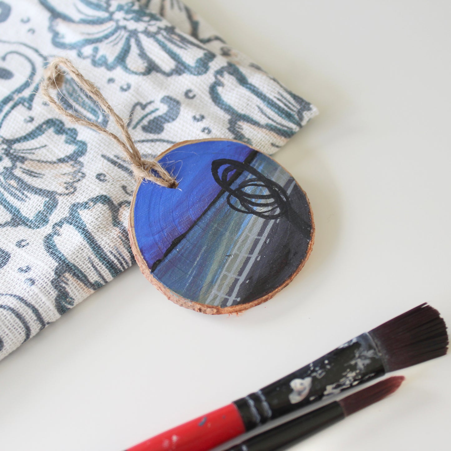 Port Talbot's Aberavon Beach and Kite Sculpture, Hand-Painted Wood Slice Art, Unique Welsh Coastal Gift decoration