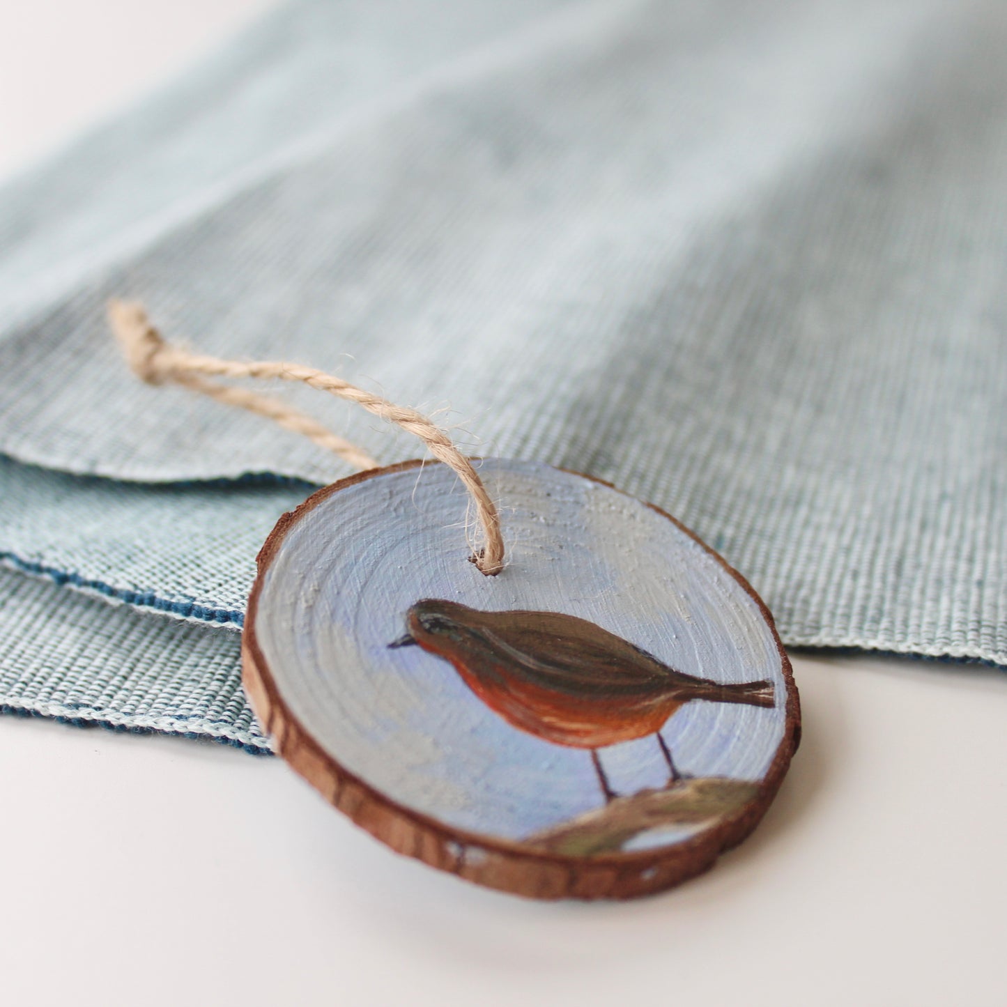 Rustic Hand-Painted Robin Christmas Ornament - Wood Slice Holiday Decoration