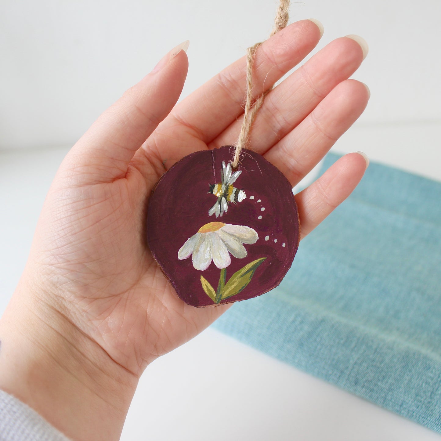Rustic Wooden Daisy and bumble bee Hanging Decor, a Winter Plum Red Ornament, floral wood slice decoration