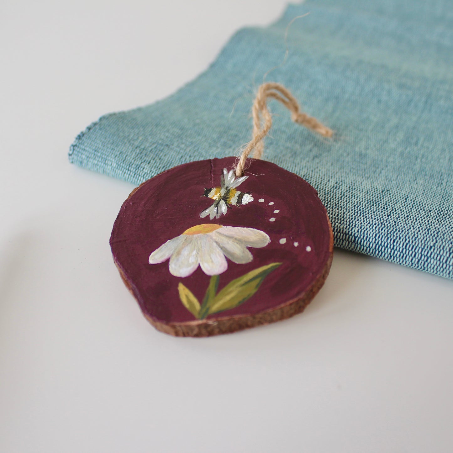 Rustic Wooden Daisy and bumble bee Hanging Decor, a Winter Plum Red Ornament, floral wood slice decoration
