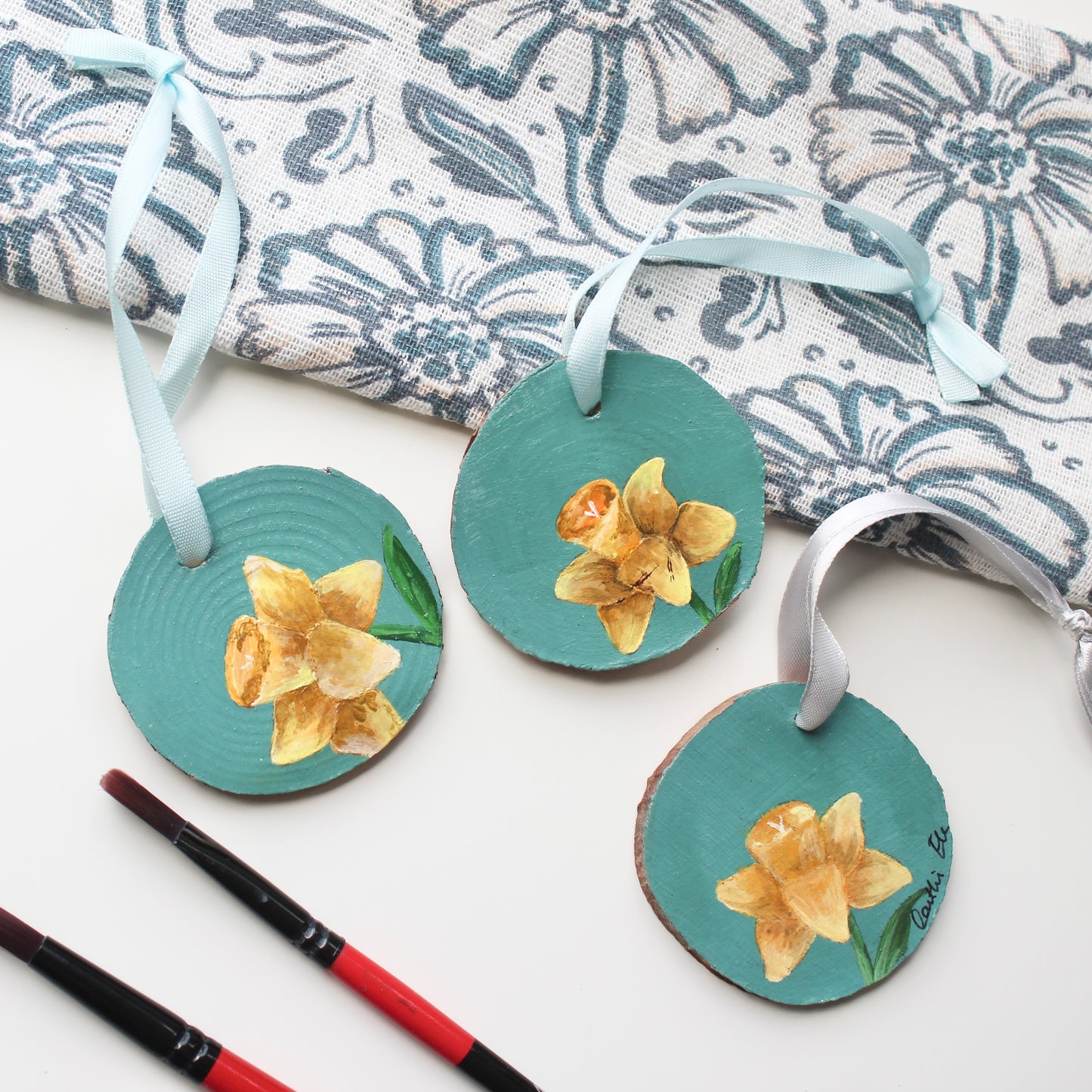 Welsh Daffodil Painting on Wood Slice with Ribbon, Handmade Original Art, Perfect Welsh Gift. Yellow floral woodslice decoration