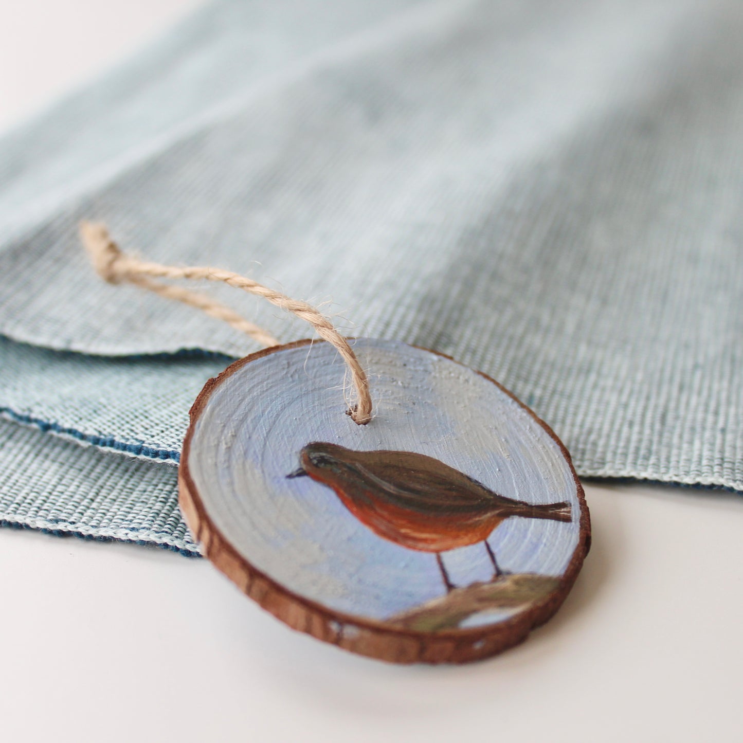 Rustic Hand-Painted Robin Christmas Ornament - Wood Slice Holiday Decor