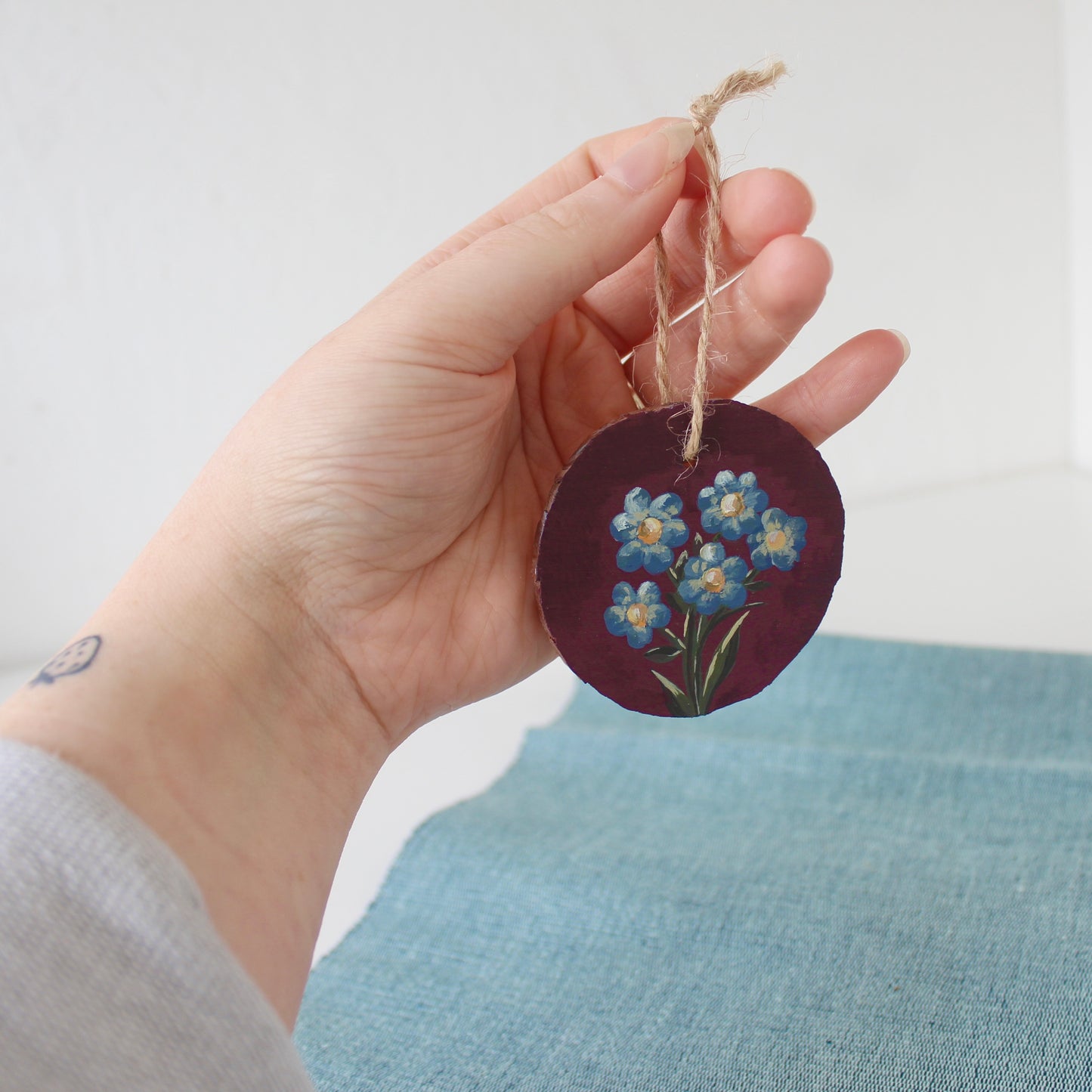 Small Wooden Forget Me Not Flowers Hanging ornament, floral wood slice painting.