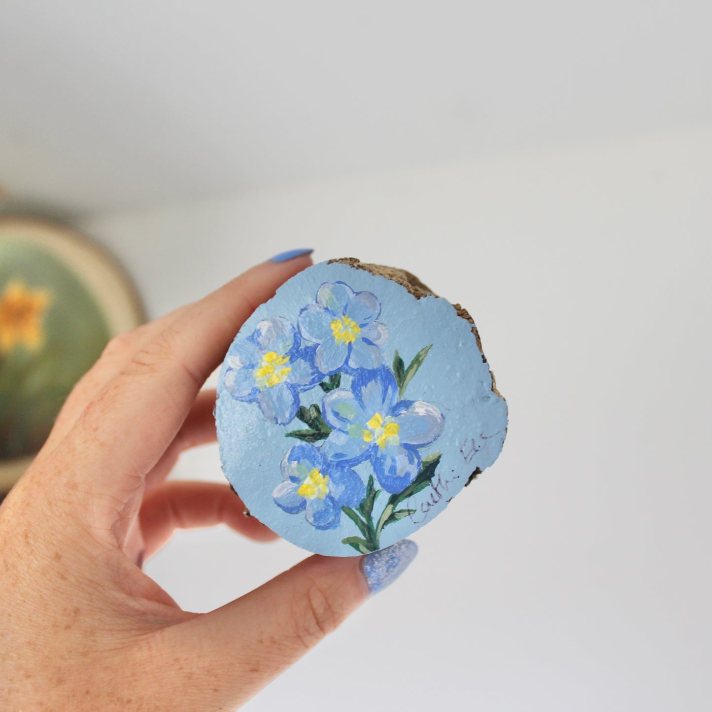 Forget-Me-Not Flower Painting on Standing Wood Slice. Original Hand-Painted Art, Unique Shelf or Desk Decor