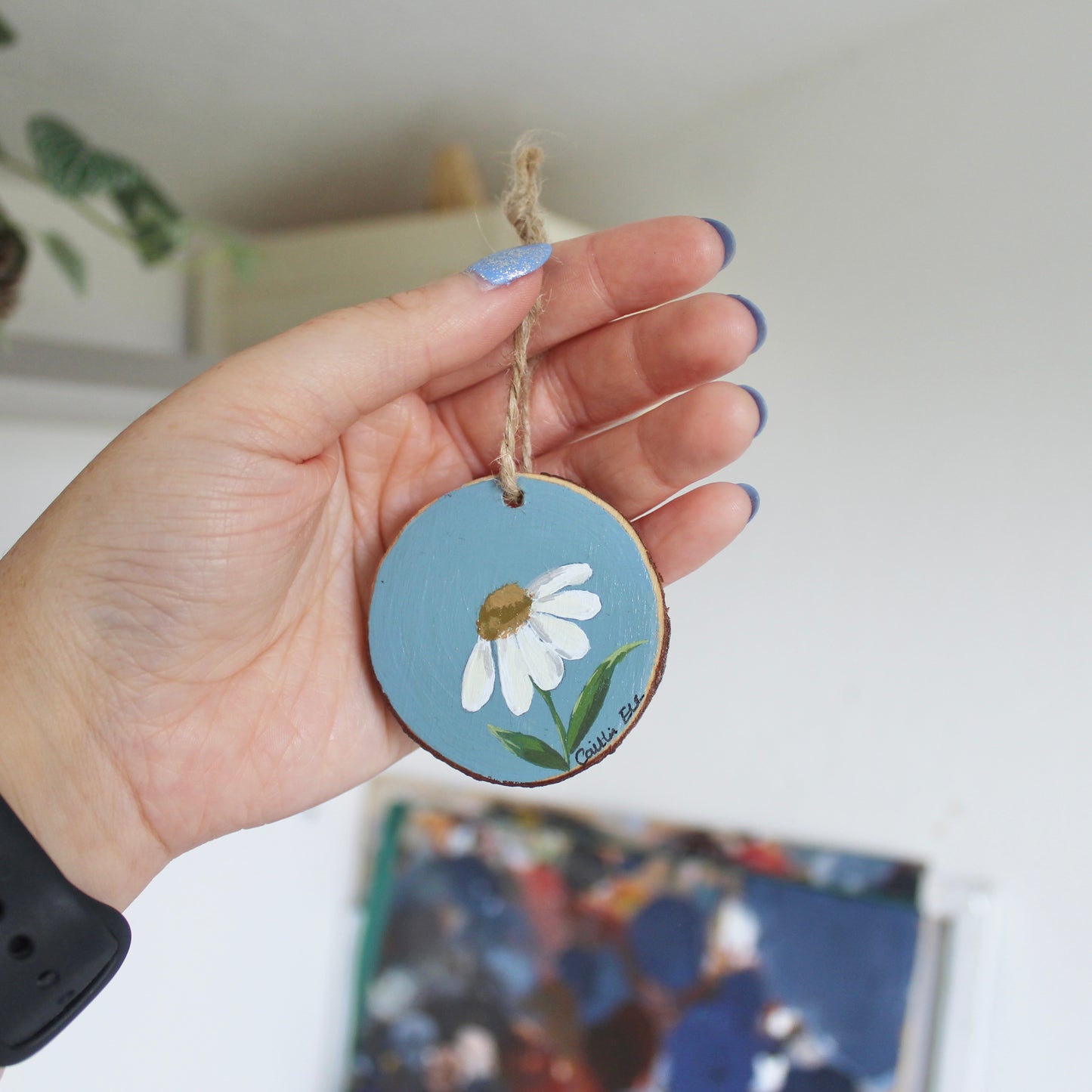 Rustic Daisy Painting on Wood Slice with Twine, Hand-Painted Original Art, Small Welsh Gift.