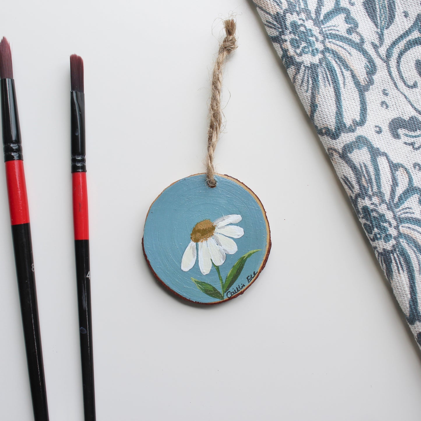 Rustic Daisy Painting on Wood Slice with Twine, Hand-Painted Original Art, Small Welsh Gift.