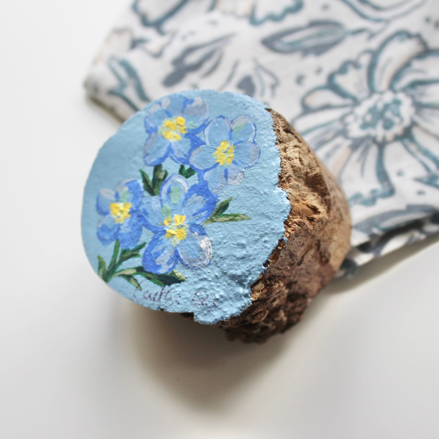 Forget-Me-Not Flower Painting on Standing Wood Slice. Original Hand-Painted Art, Unique Shelf or Desk Decor