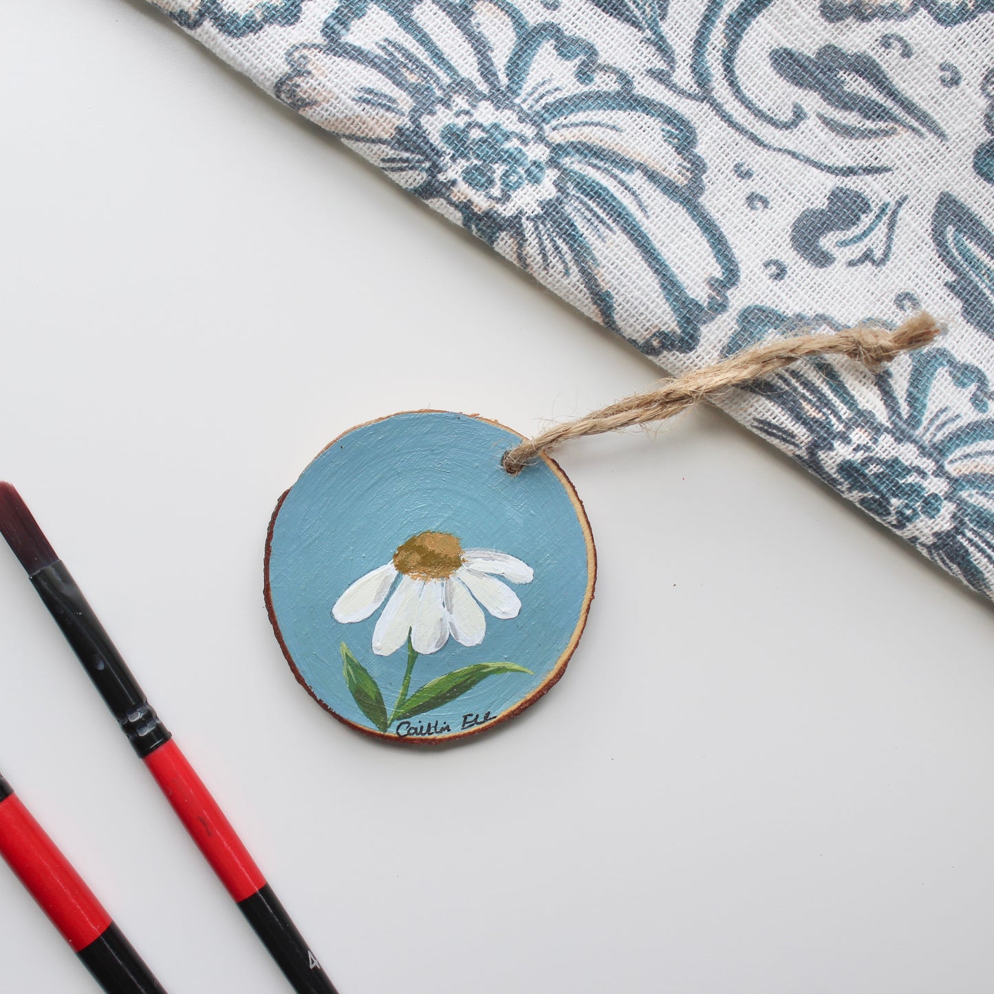 Rustic Daisy Painting on Wood Slice with Twine, Hand-Painted Original Art, Small Welsh Gift.